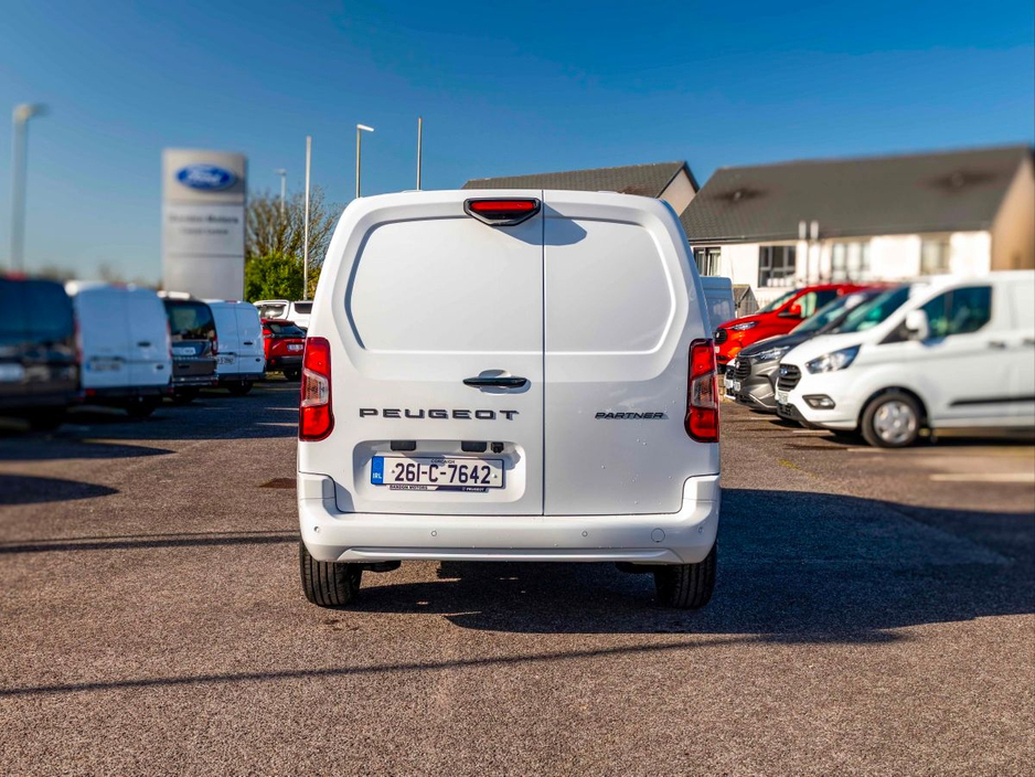 2026 Peugeot Partner - image 17