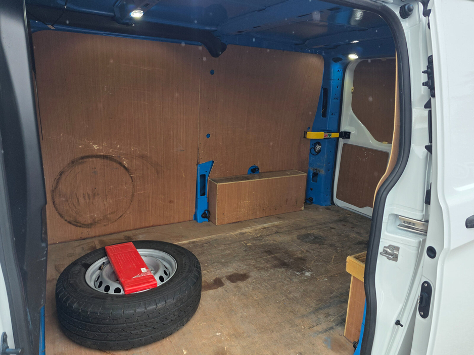2018 Ford Transit Custom - image 7