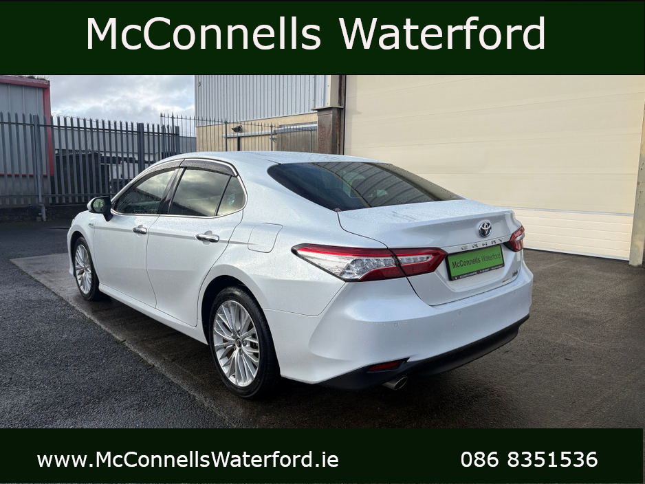 2017 Toyota Camry G Leather Hybrid €20,950