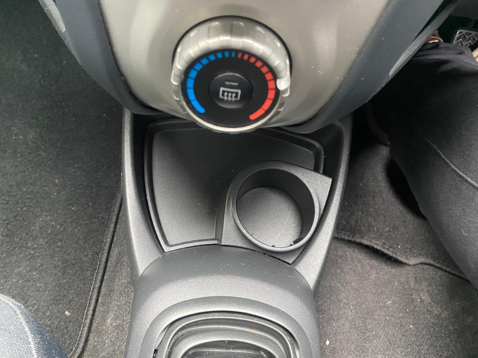 2008 Toyota Yaris - image 4