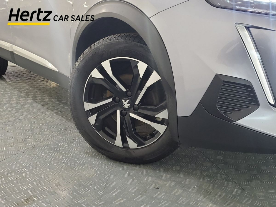 2023 Peugeot 2008 - image 6