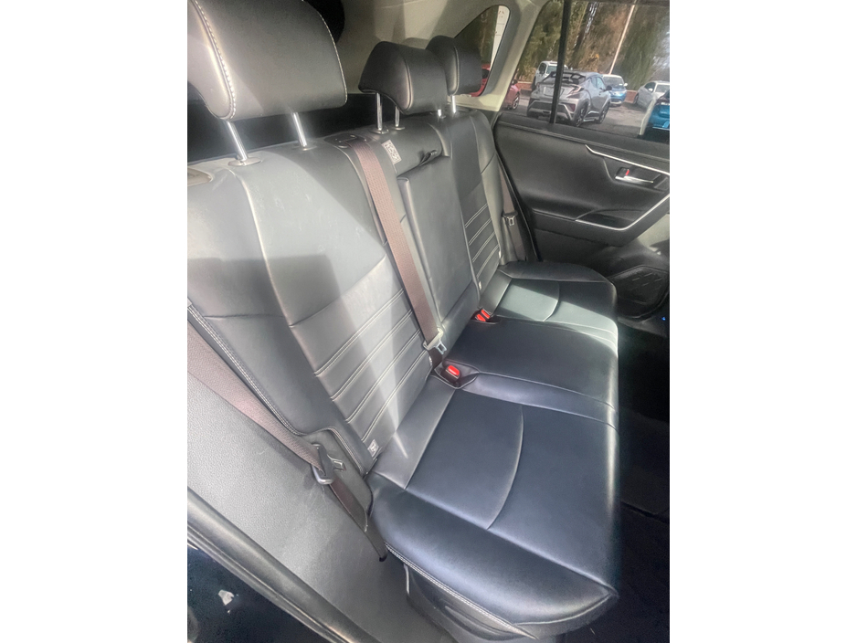 2020 Toyota Rav4 - image 16