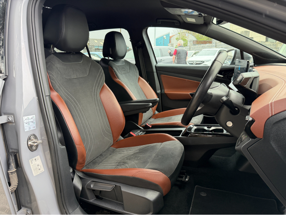 2023 Volkswagen ID.4 - image 13