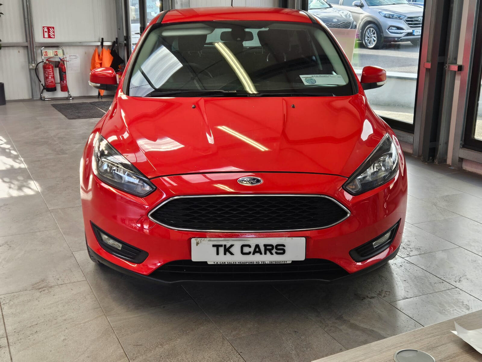 2016 Ford Focus - image 4