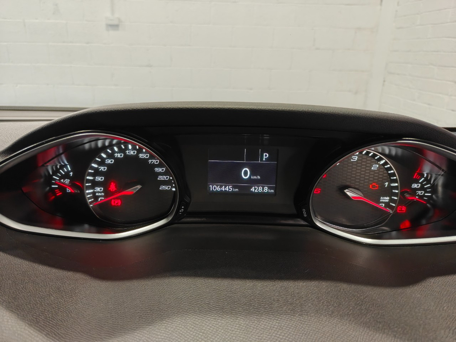 2019 Peugeot 308 - image 14