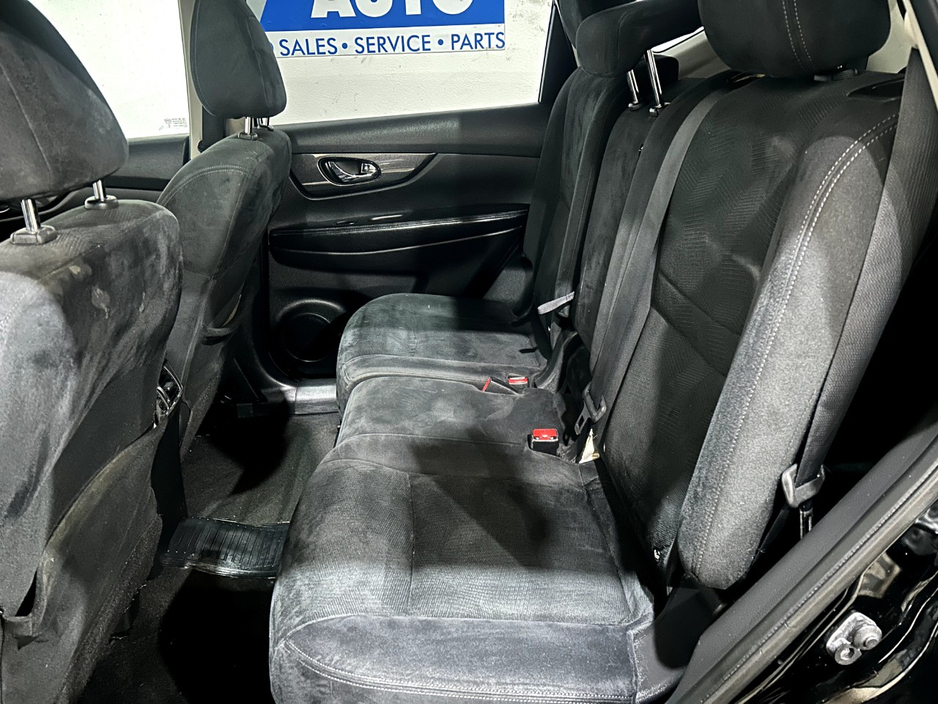 2017 Nissan X-Trail - image 9