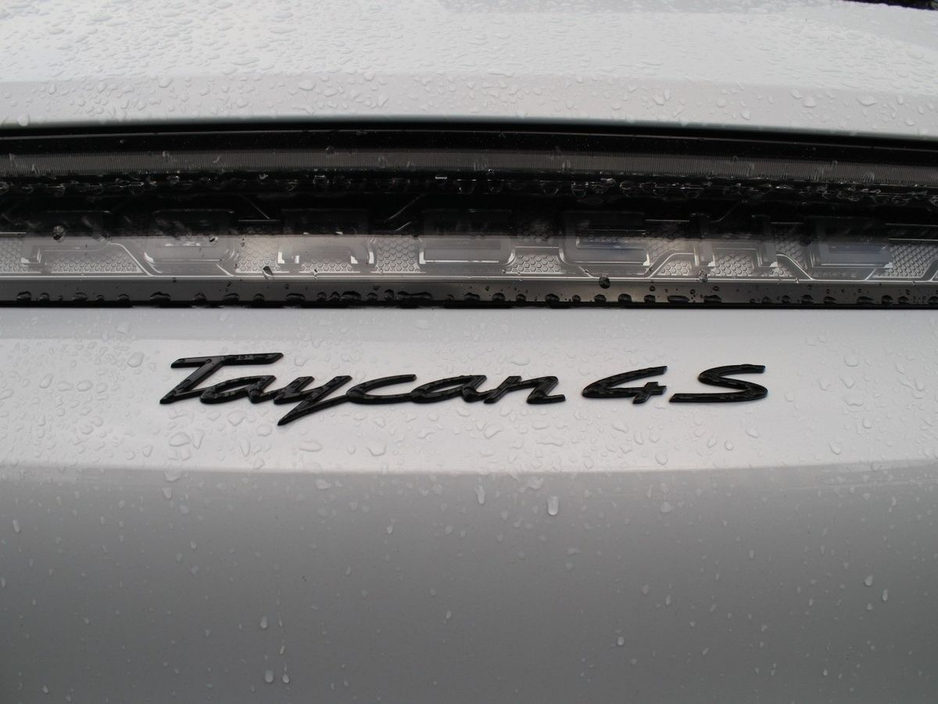 2026 Porsche Taycan 4S Cross Turismo €164,000