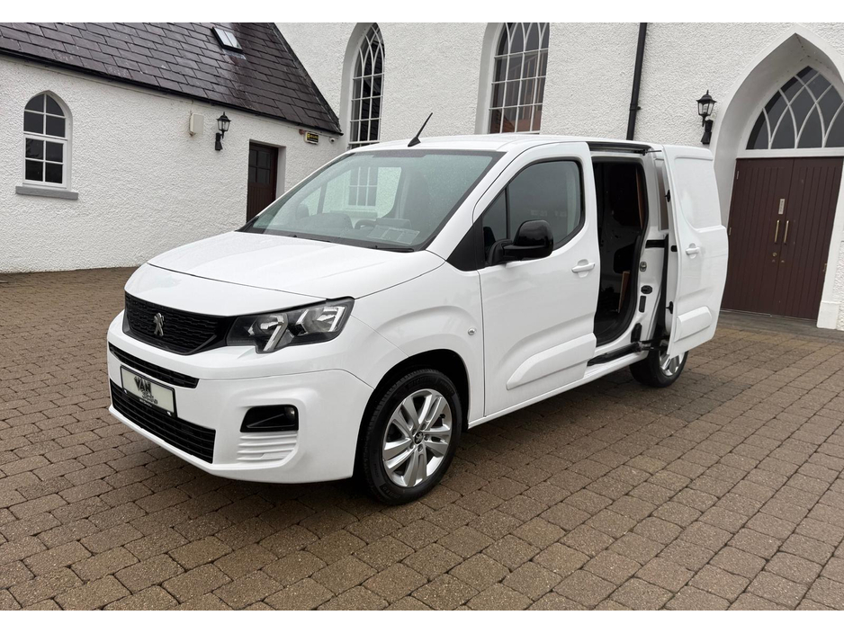 2022 Peugeot Partner PROFESSIONAL PREMIUM BLUEHDI L1 €14,550