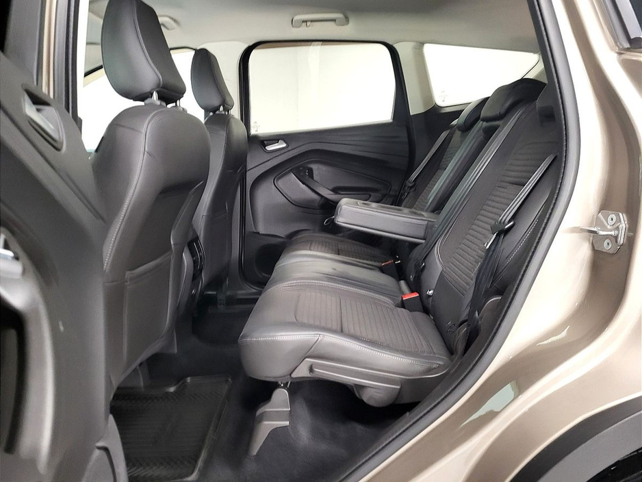 2019 Ford Kuga - image 9