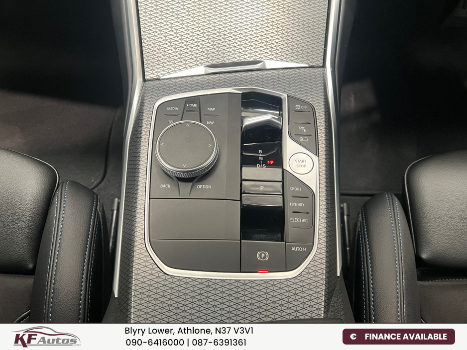 2023 BMW 3 Series - image 27