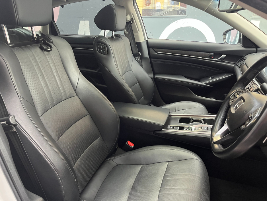 2022 Honda Accord €35950 2022 HONDA ACCORD EX 2.0 HYRBID / 56K KMS / ADAPTIVE CRUISE CONTROL, HEATED SEATS, REVERSE CAMERA & MORE €35,950