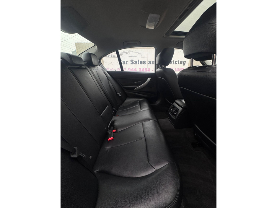 2012 BMW 3 Series - image 11