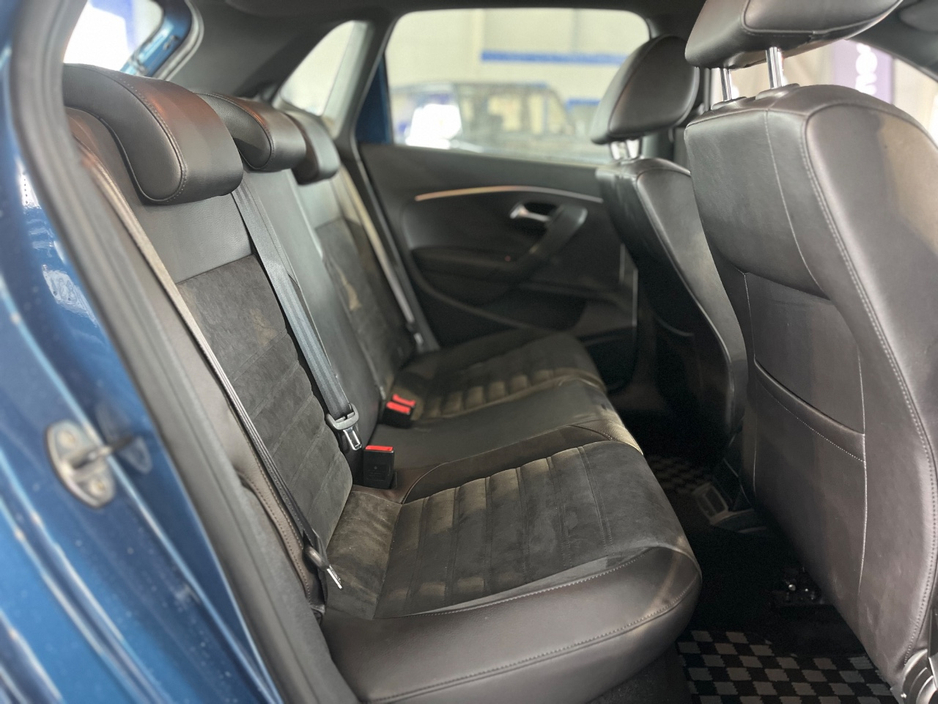 2017 Volkswagen Polo - image 14