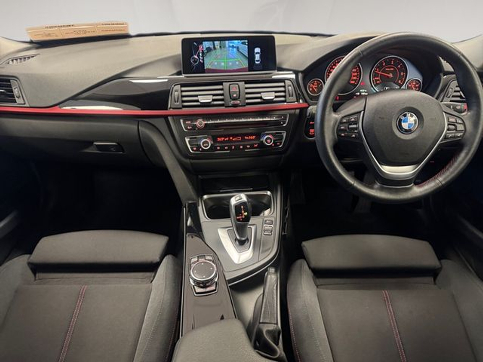 2016 BMW 3 Series - image 15