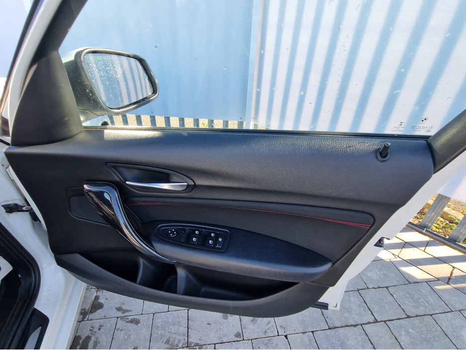 2015 BMW 1 Series - image 11