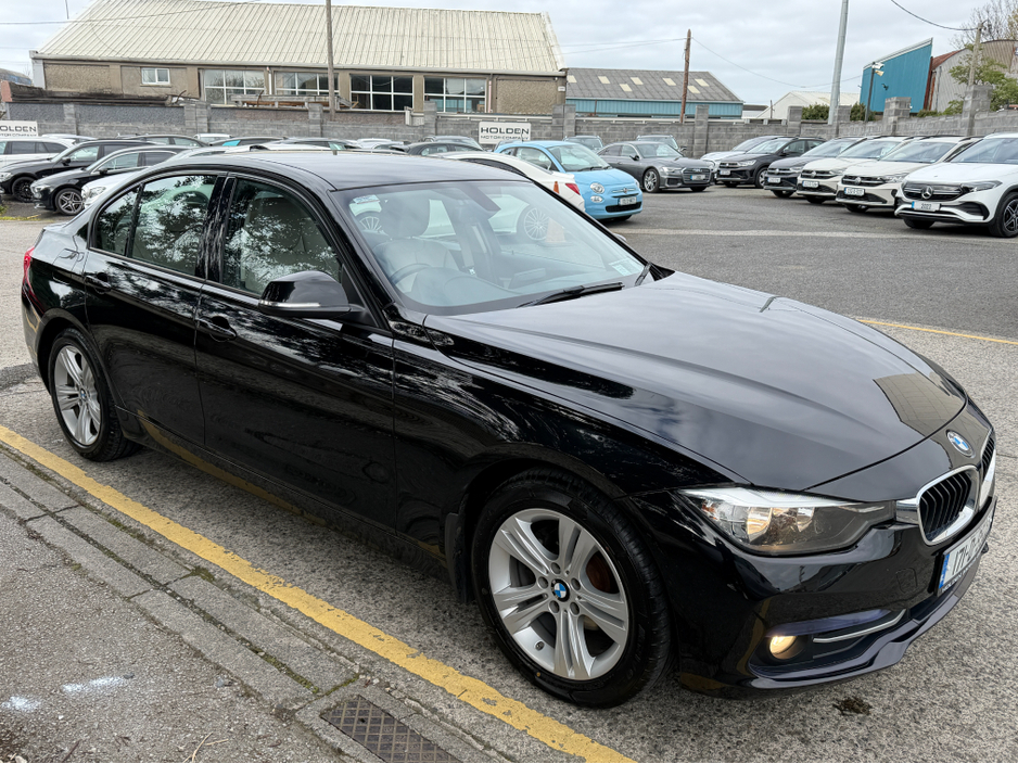 2017 BMW 3 Series - image 7