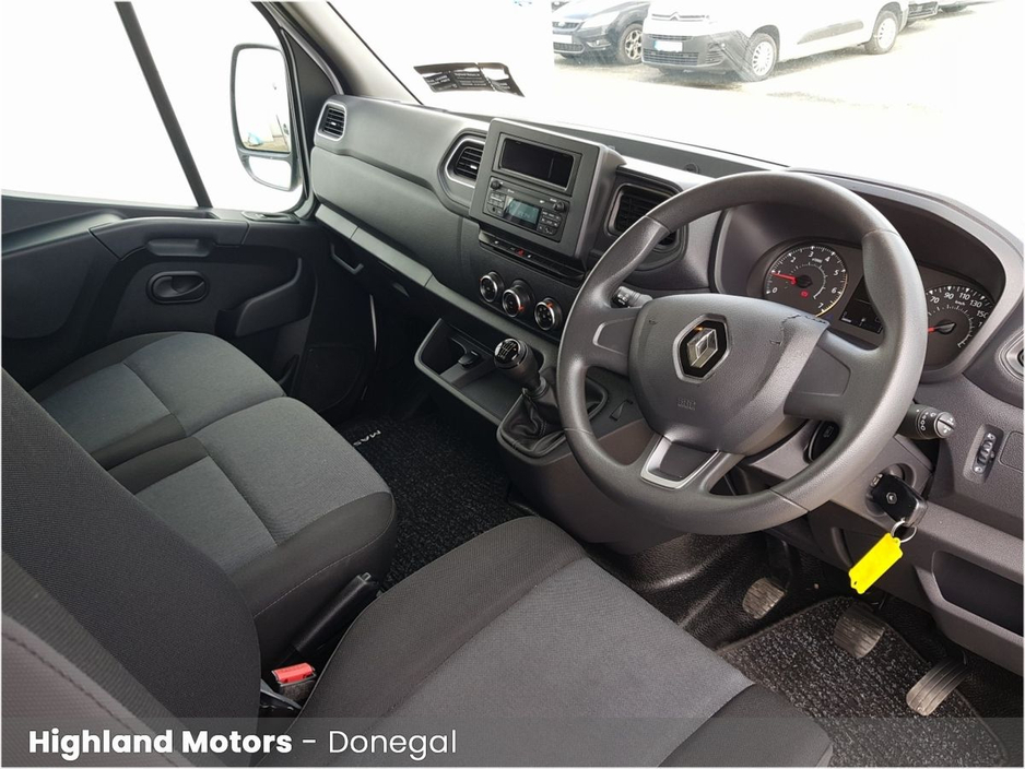 2022 Renault Master - image 6