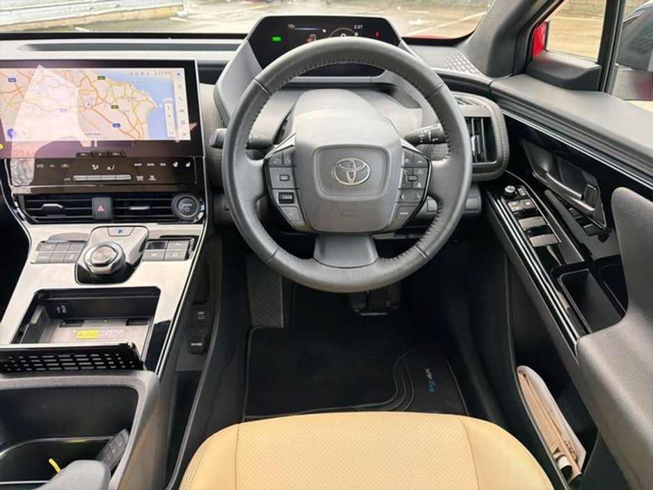 2025 Toyota bZ4X - image 9