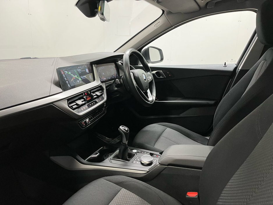 2023 BMW 1 Series 118i SE - Parking Sensors - Panoramic Sunroof - Climate Control - Cruise Control - Apple CarPlay/Android Auto €29,750