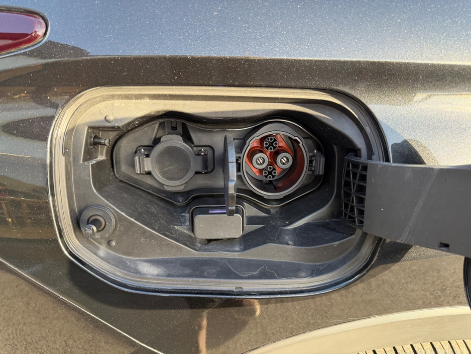 2023 Mitsubishi Outlander - image 44