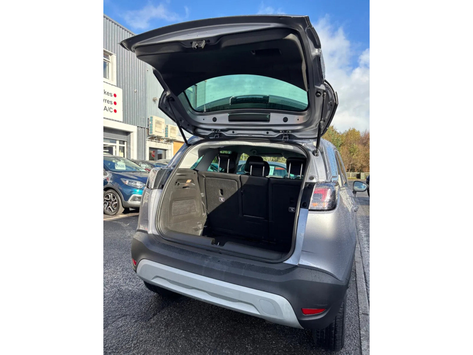 2022 Opel Crossland - image 11