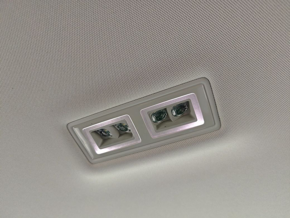 2021 Volkswagen Golf - image 17