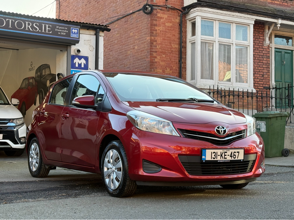 2013 Toyota Yaris - image 3