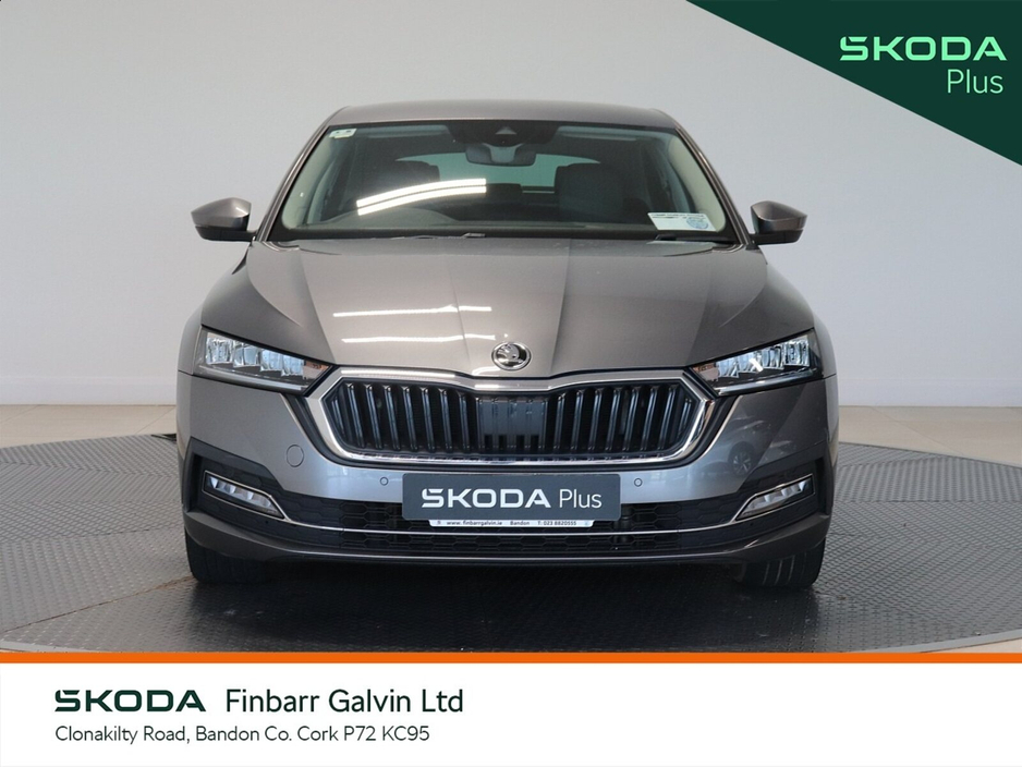 2023 Skoda Octavia - image 12