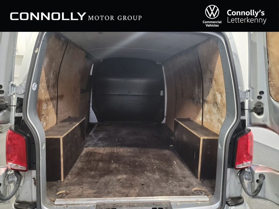 2024 Volkswagen Transporter - image 11