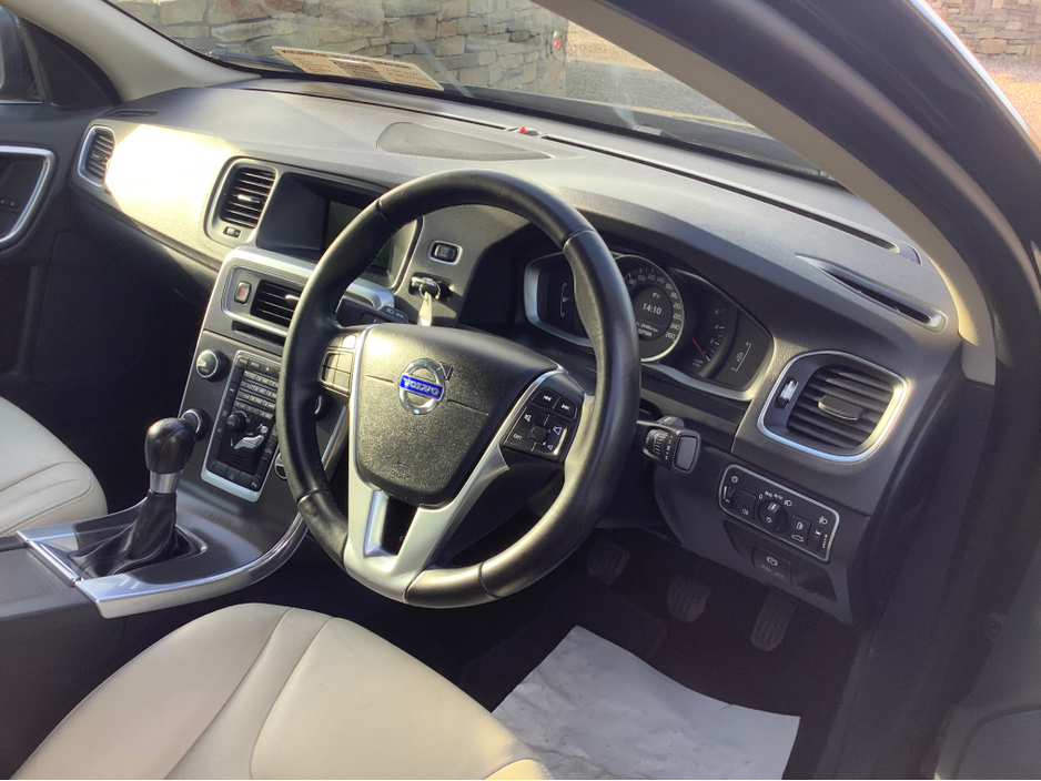 2014 Volvo S60 D2 SE 4DR €5,000