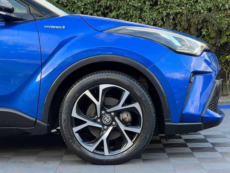2019 Toyota C-HR 1.8 HYBRID // SERVICE HISTORY // TOP VIEW PARKING CAMERAS // DUAL ZONE CLIMATE CONTROL €19,900