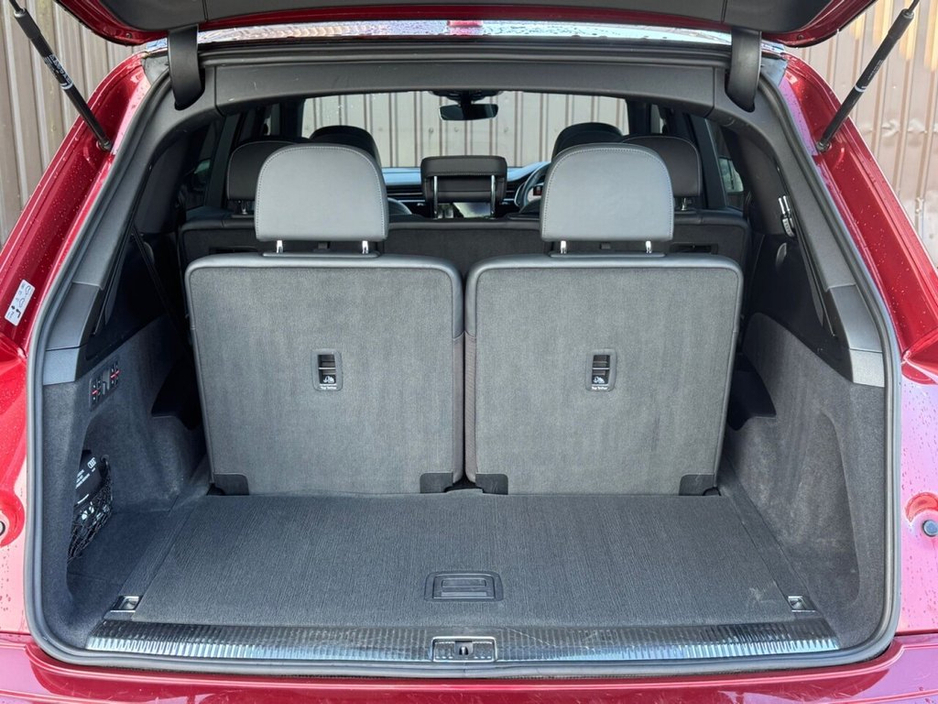 2021 Audi Q7 - image 19