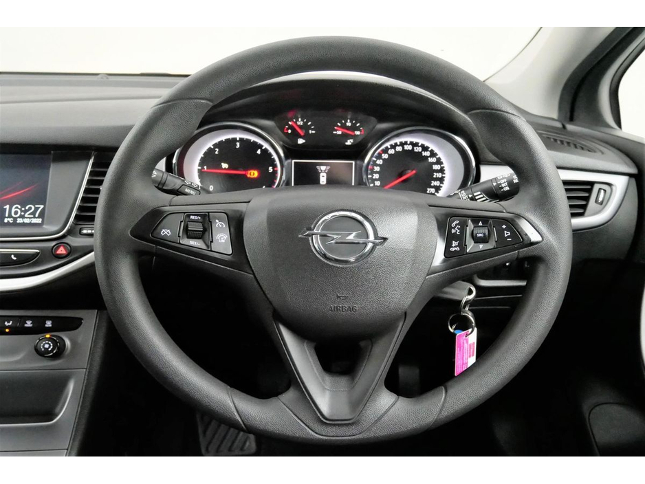 2018 Opel Astra - image 17