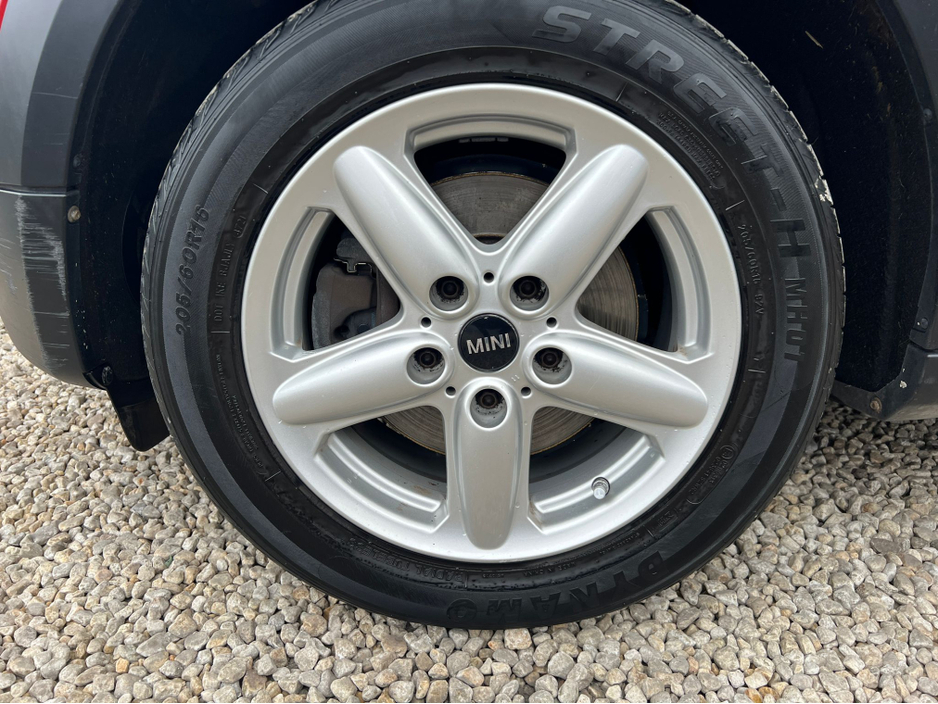 2015 MINI Countryman - image 14