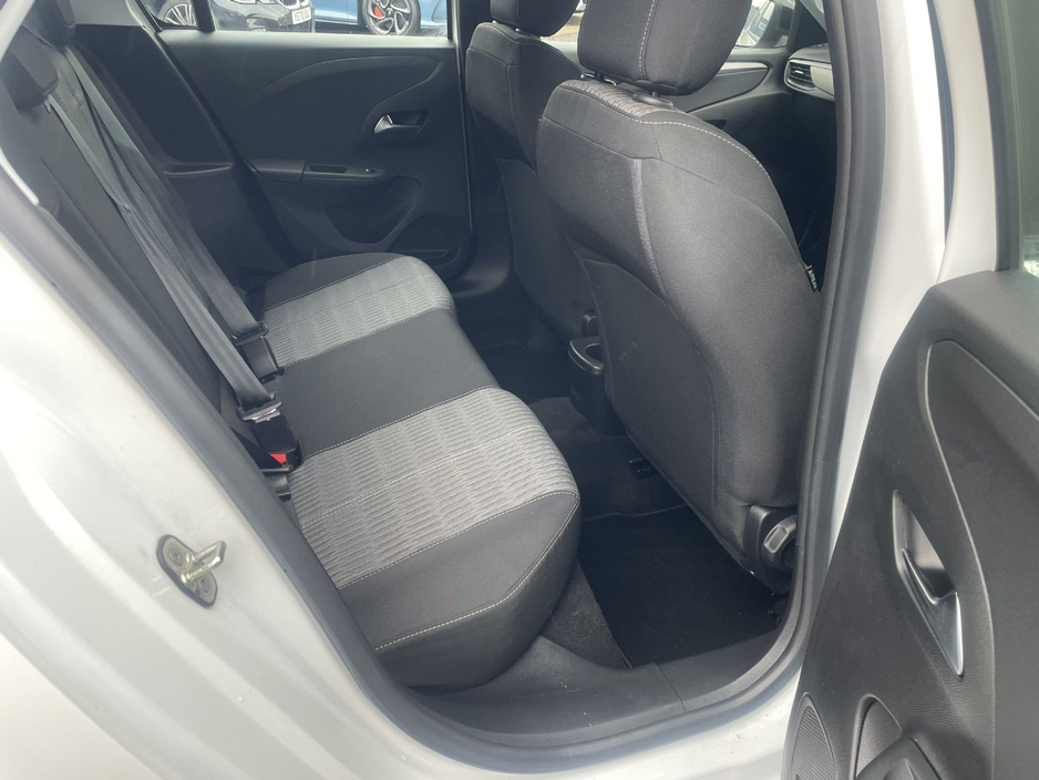 2022 Opel Corsa - image 13