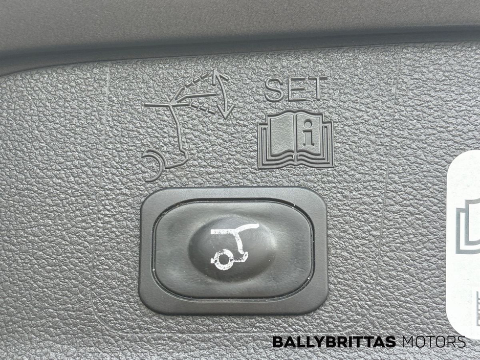 2018 Ford Kuga - image 9