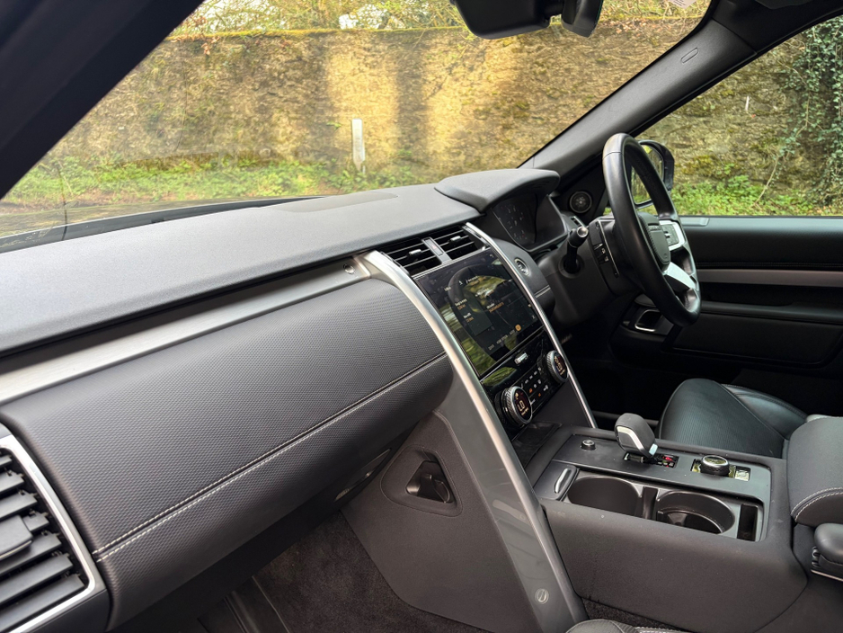 2024 Land Rover Discovery - image 20