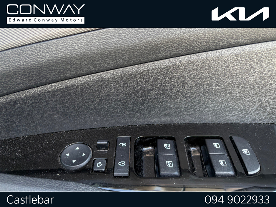 2023 Kia Sportage - image 9