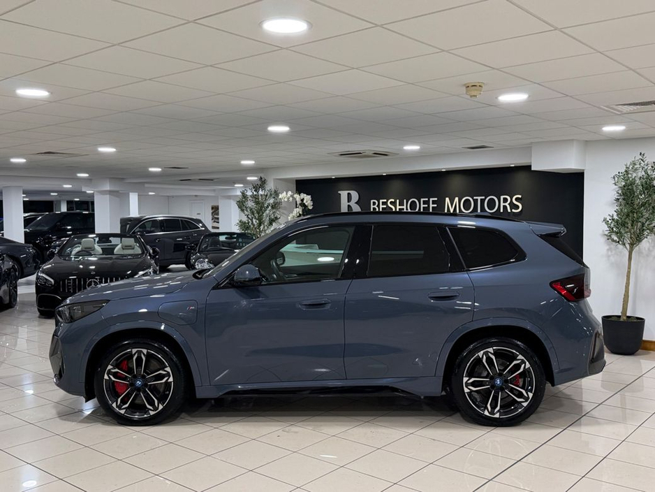 2025 BMW X1 - image 6