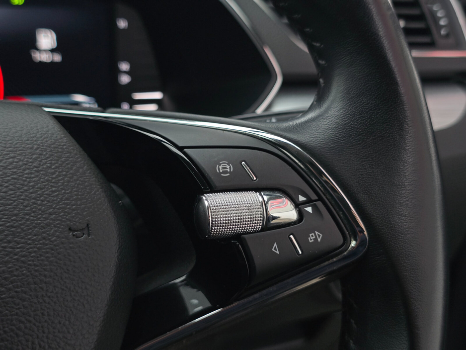 2022 Skoda Superb - image 27