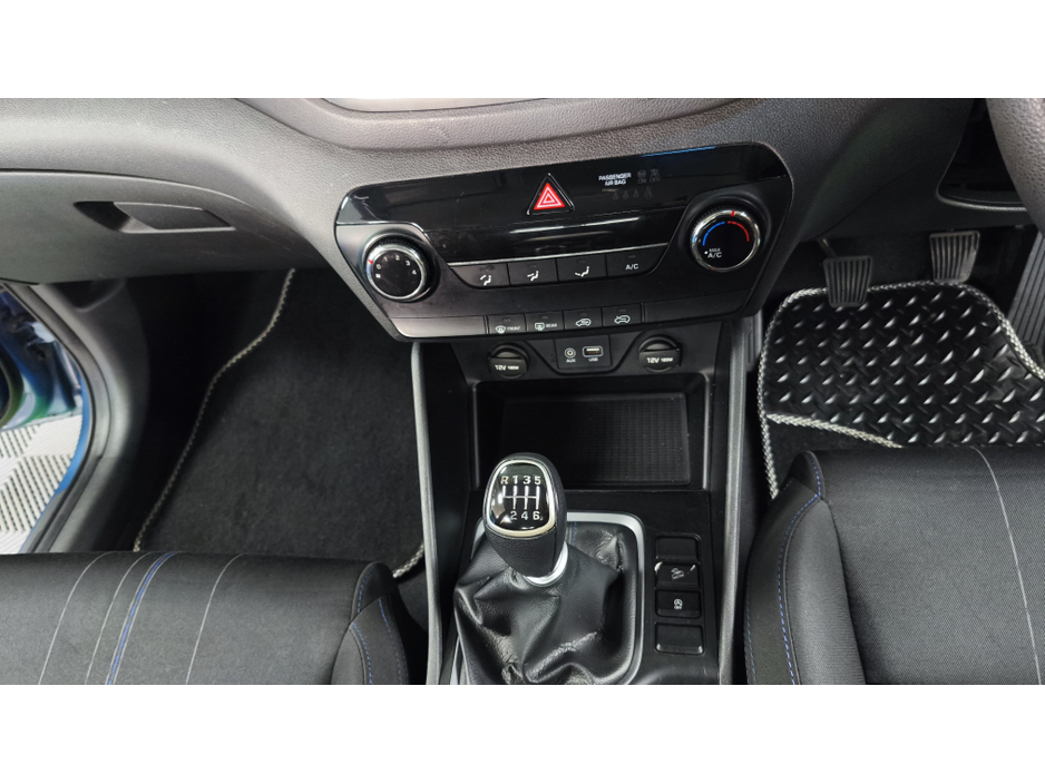 2016 Hyundai Tucson - image 18