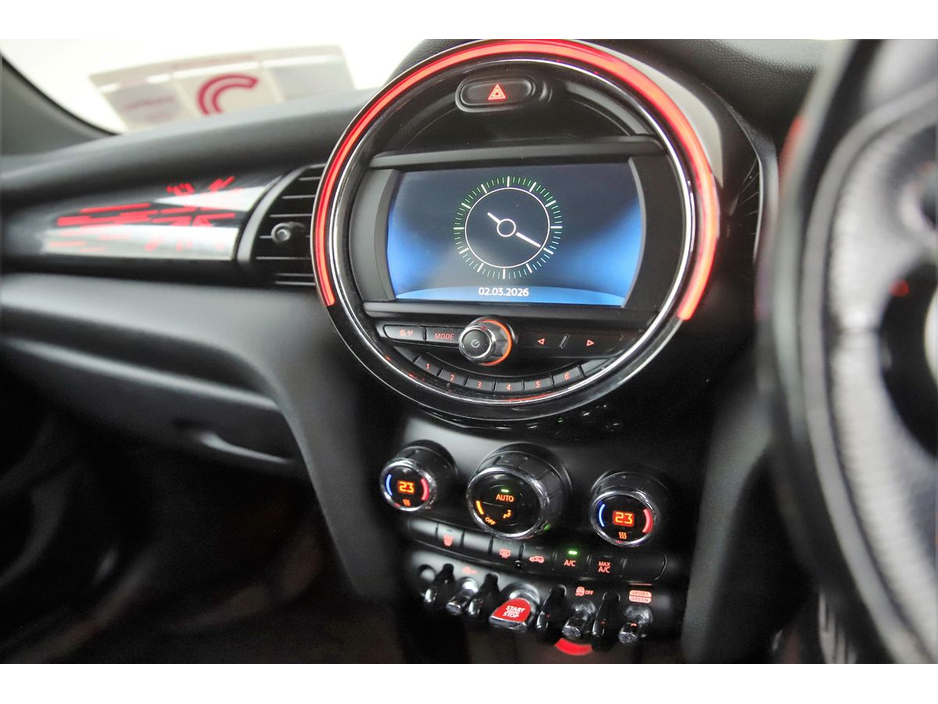 2018 MINI Hatch - image 20