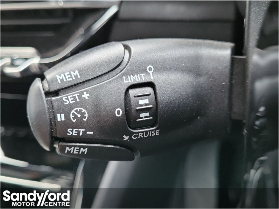 2023 Peugeot 2008 1.2 AUTOMATIC ALLURE Puretech*LOW KMS* €27,950