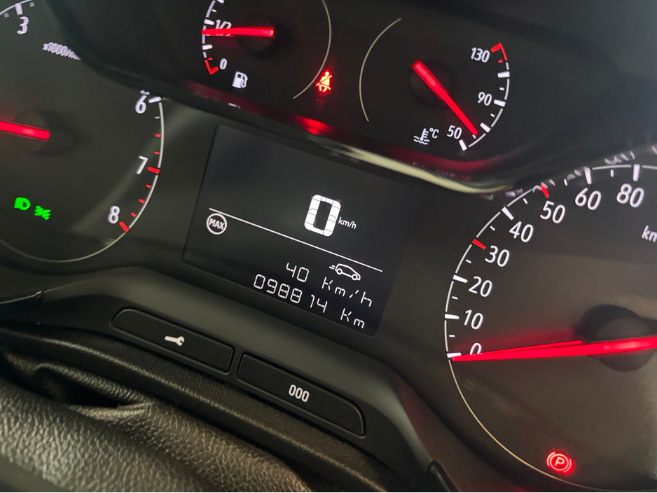 2023 Opel Crossland - image 13