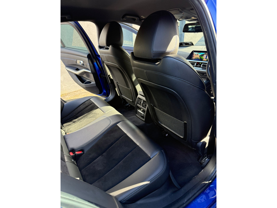 2020 BMW 3 Series - image 13