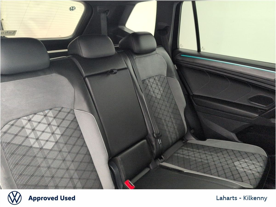 2023 Volkswagen Tiguan Allspace - image 25