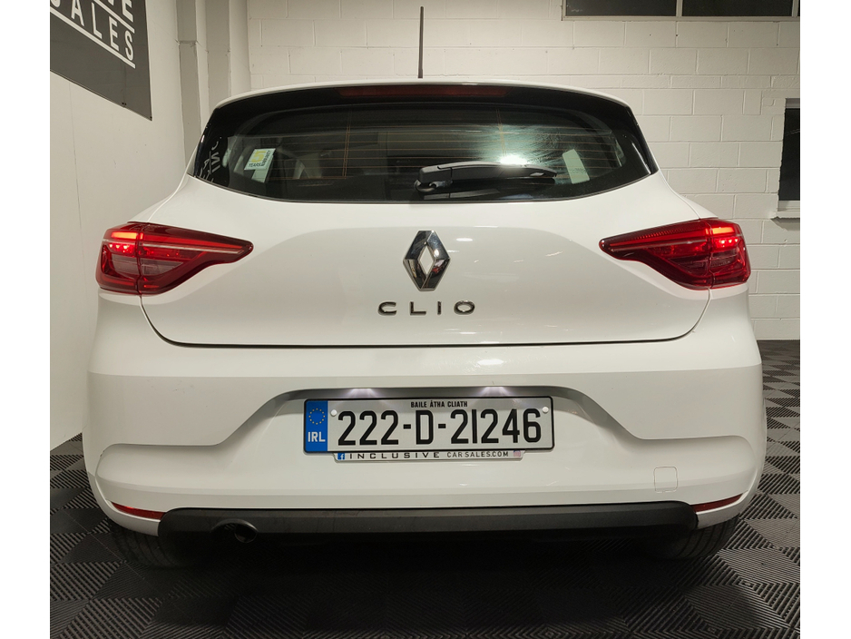 2022 Renault Clio - image 5