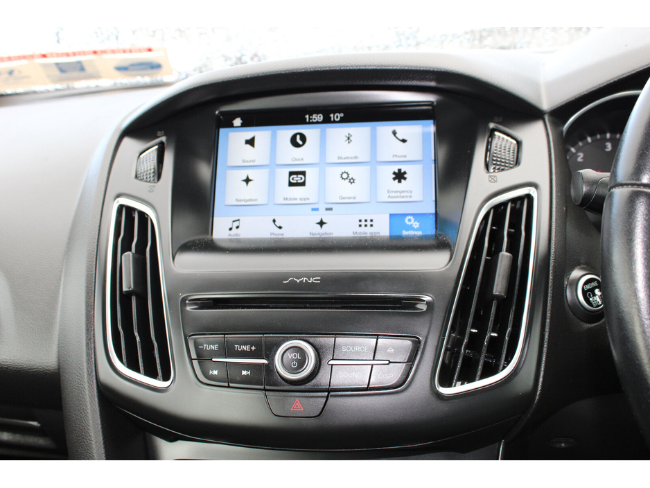 2018 Ford Focus - image 18