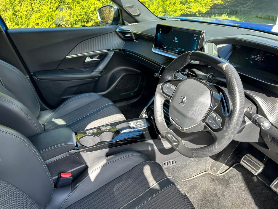 2023 Peugeot 2008 - image 12