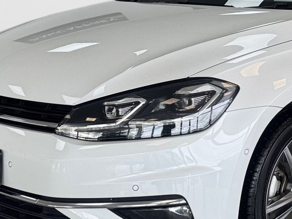 2019 Volkswagen Golf - image 9